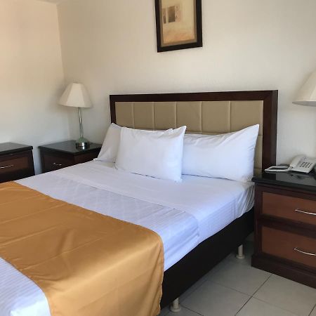 Hotel Guillen Jr Tijuana Eksteriør bilde